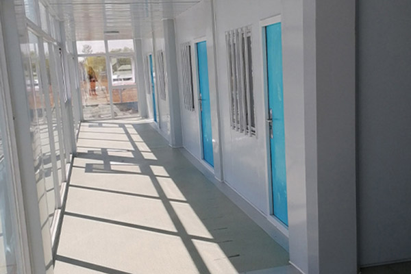 Zweckbewusstes Design: Kreative architektonische Ideen für Containerhäuser
